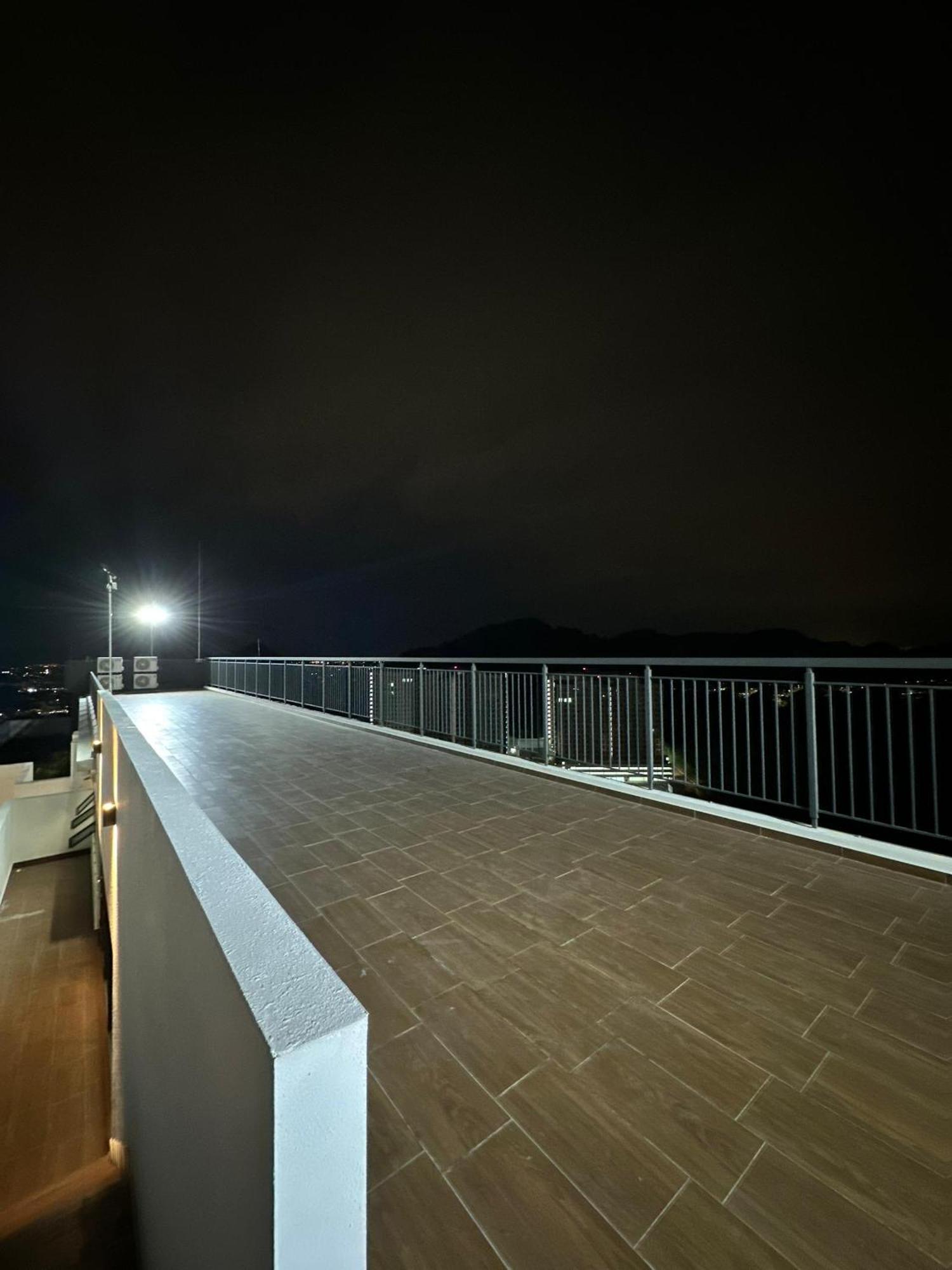 The Horizon 2br Dahlia -by Goswell Apartment